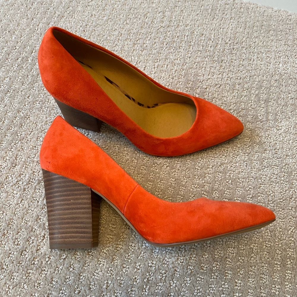 NEVER WORN red pumps, 3 inch heel